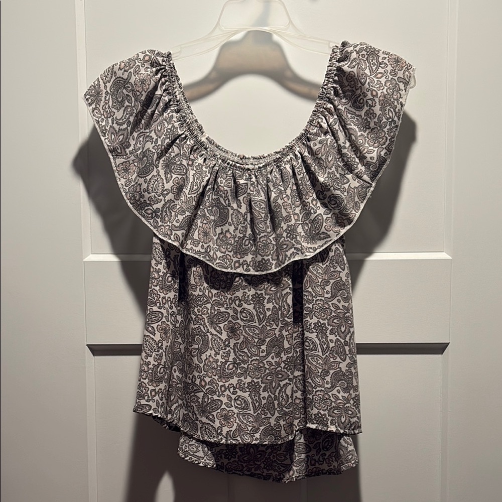 Women’s Off-Shoulder Ruffled Paisley Top - White & Gray